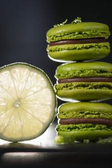 Macaron Chocolat au lait citron vert