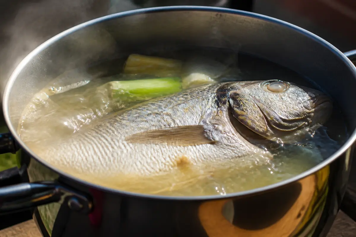 Poisson au court-bouillon eau froide ou chaude : Quelle cuisson choisir ?